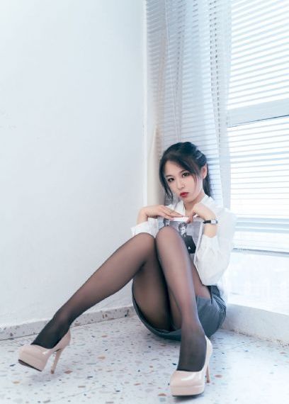 闺蜜张开腿让我爽了一夜